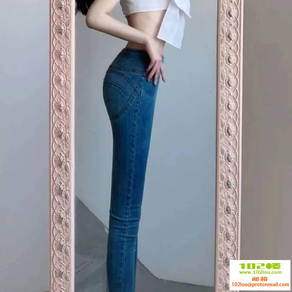 211854nmmo889t6o699y26.jpg