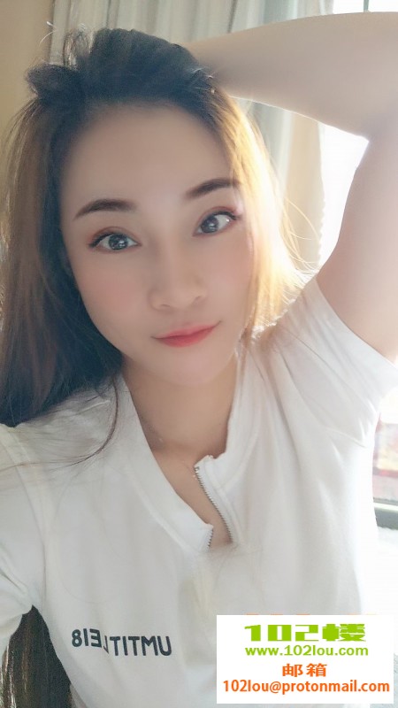 144906a00huj8sqq3psz01.jpg