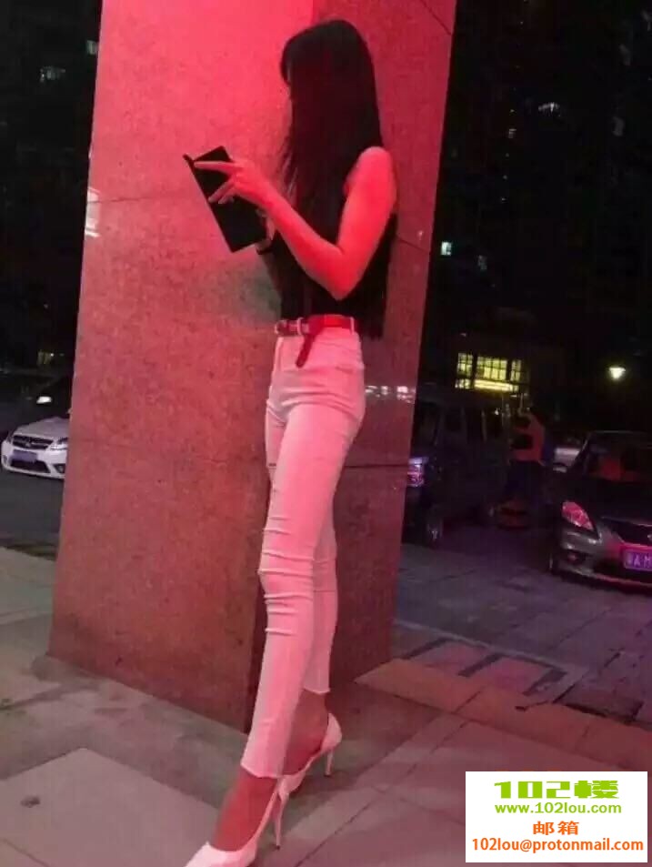 234832blgx4gochodtcgol.jpg