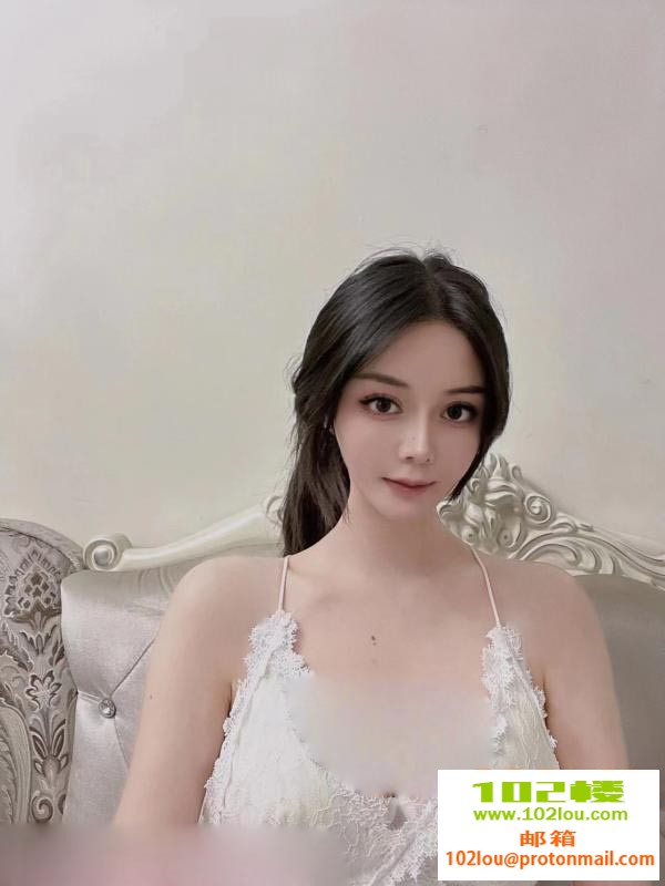 024801bb772v76onpl1nvx.jpg