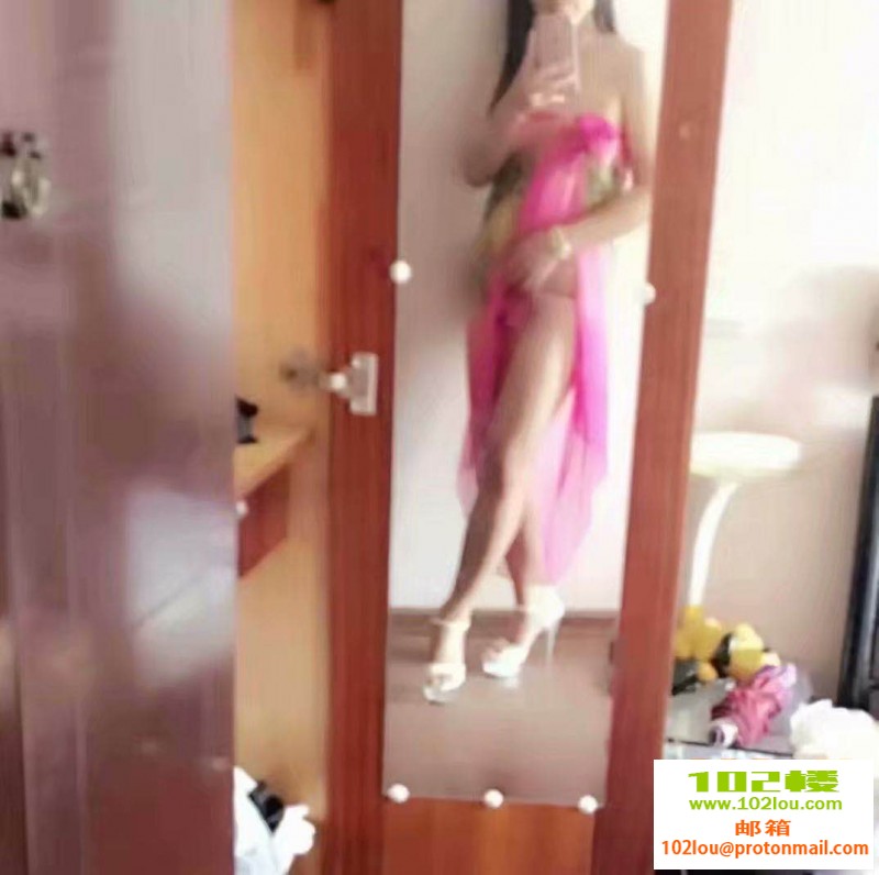 211724g8933txxaz73es7z.jpg